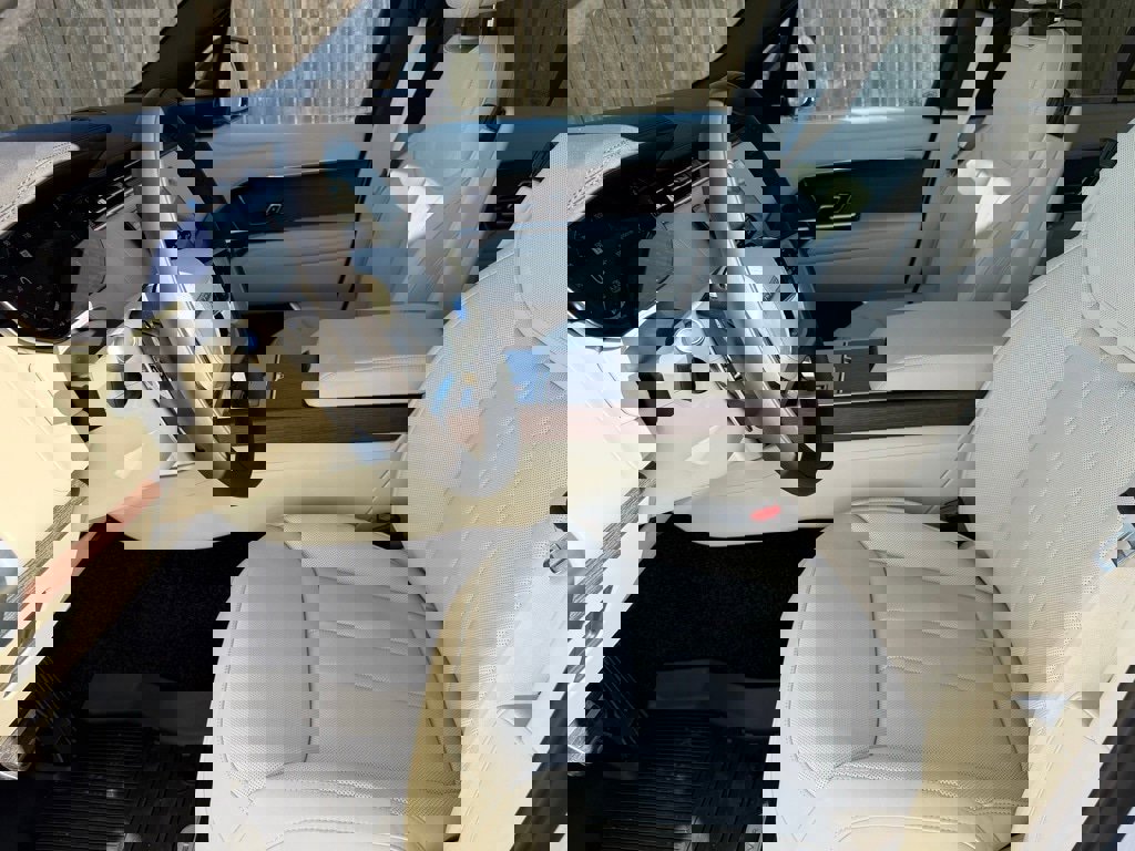 New 2026 Land Rover Range Rover SE image 11