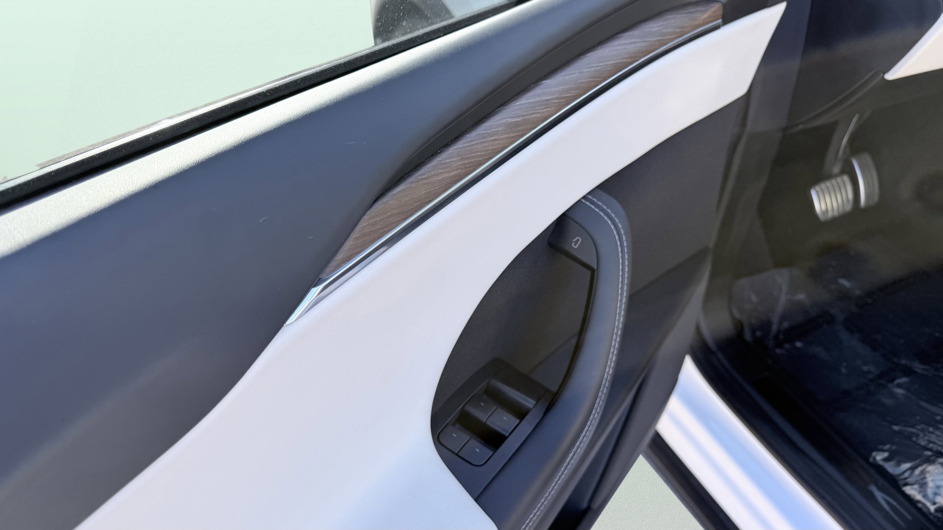 Used 2022 Tesla Model X image 18