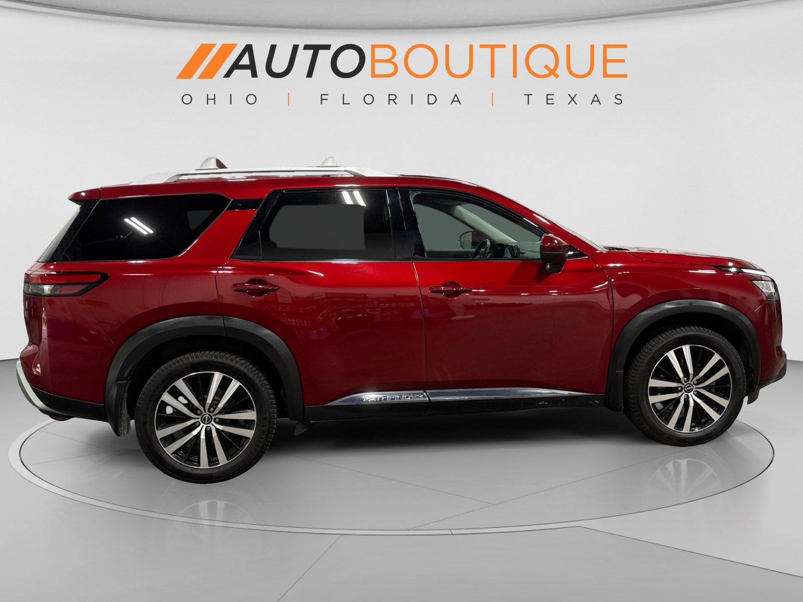 Used 2024 Nissan Pathfinder Platinum w/ Cargo Package AWD/4WD image 7