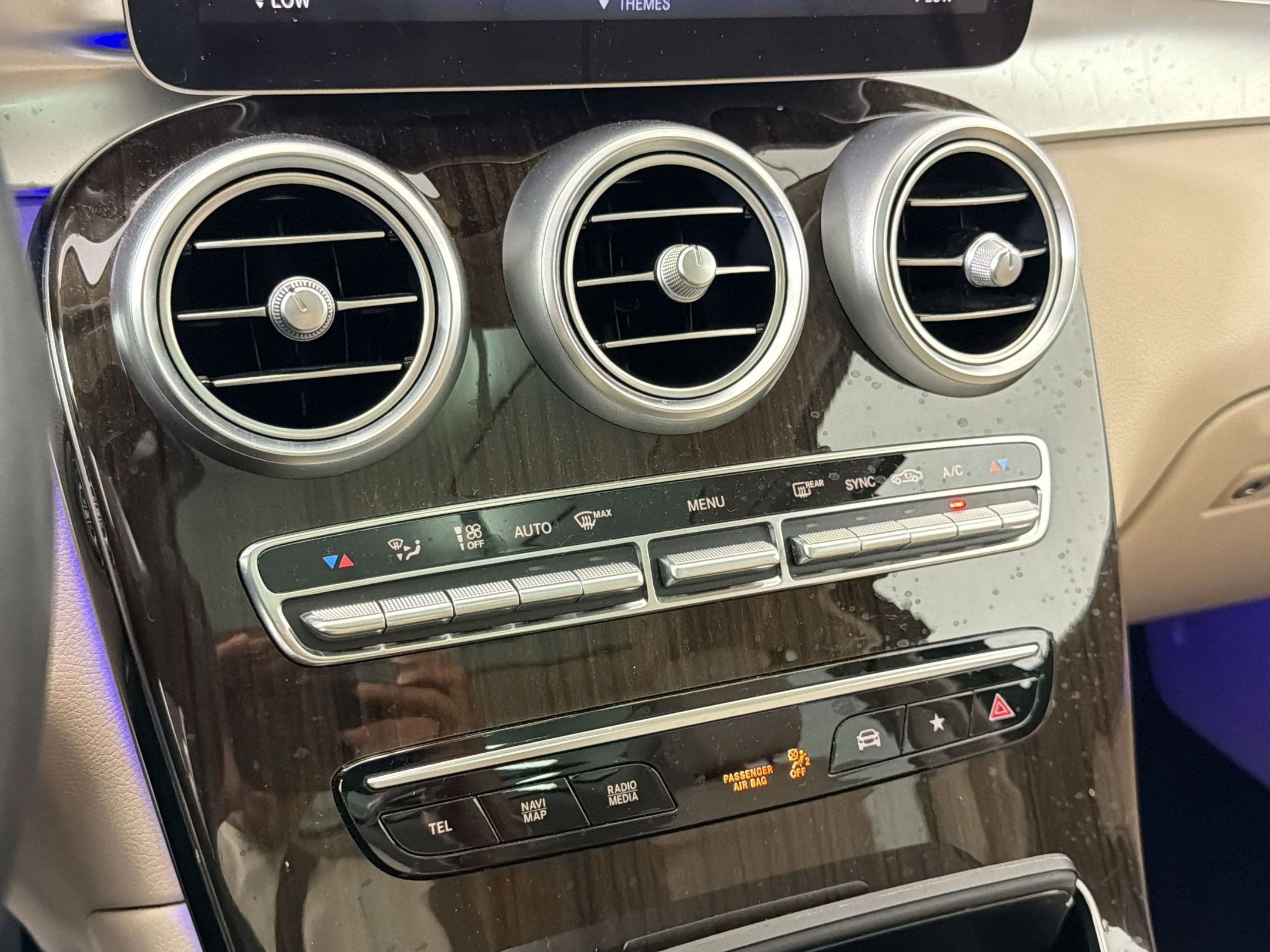 Used 2022 Mercedes-Benz GLC 300 4MATIC w/ Premium Package Lite image 28