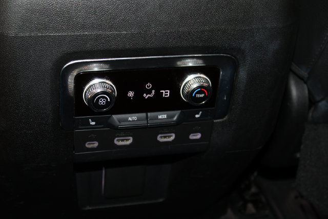Used 2021 GMC Yukon Denali w/ Denali Premium Package AWD/4WD image 12