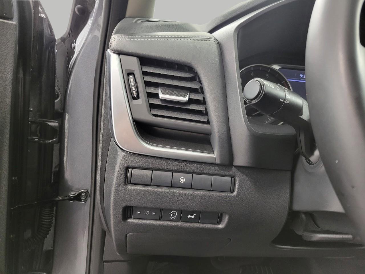 Used 2025 Nissan Rogue SV AWD/4WD image 11