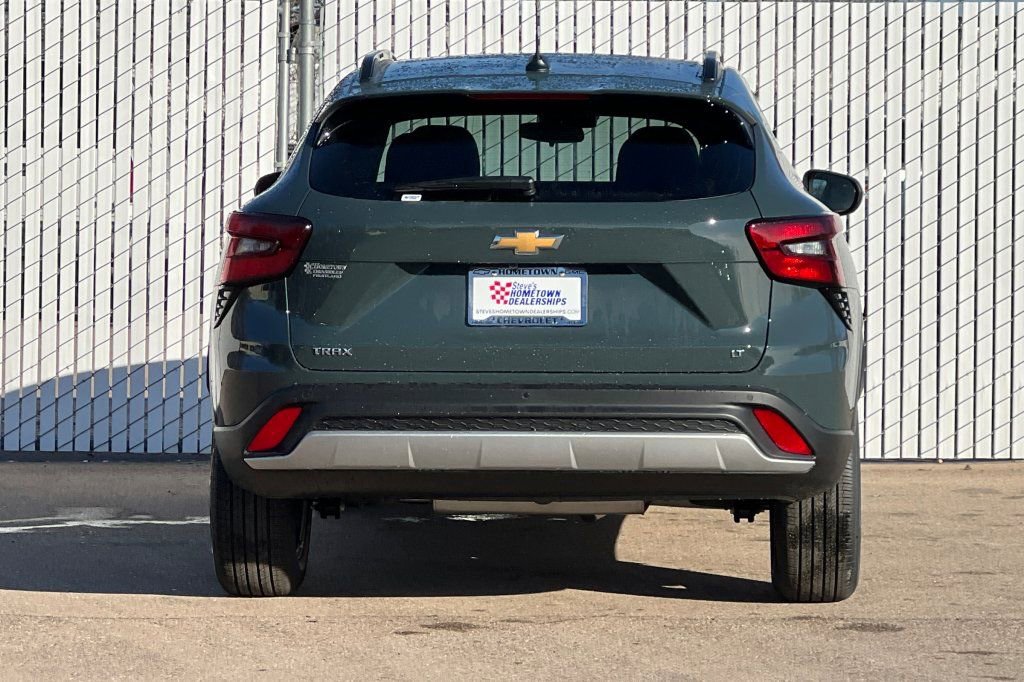New 2026 Chevrolet Trax LT w/ Driver Confidence Package FWD image 5