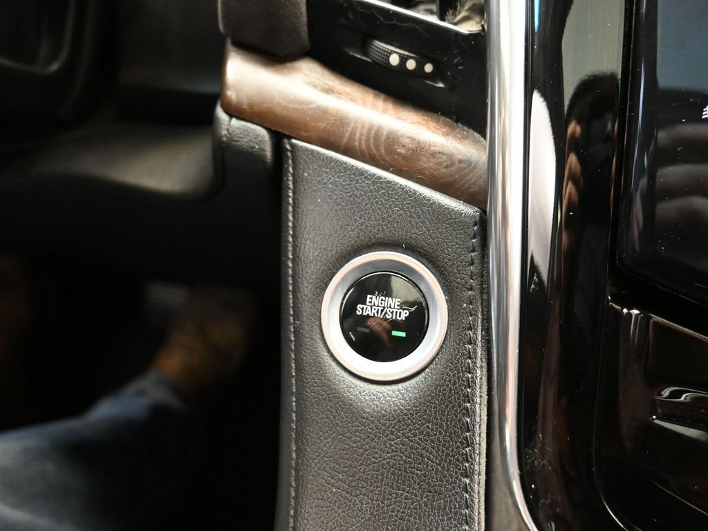 Used 2017 Cadillac Escalade Premium Luxury image 15