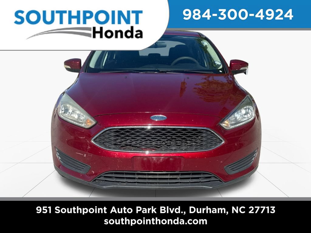 Used 2017 Ford Focus SE FWD image 2