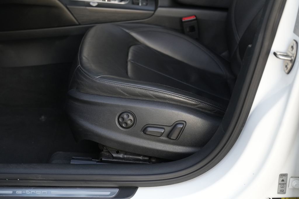 Used 2016 Audi A3 e-tron Premium Plus image 23