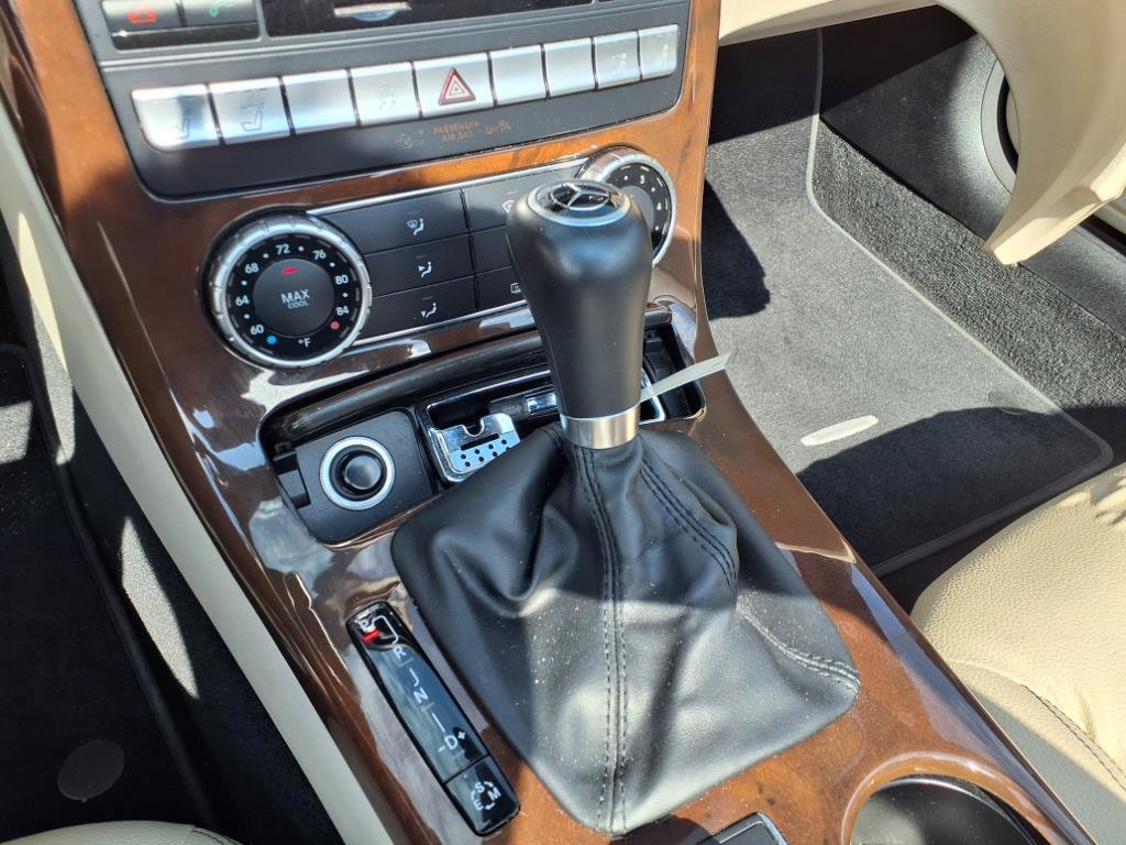 Used 2014 Mercedes-Benz SLK 250 image 26