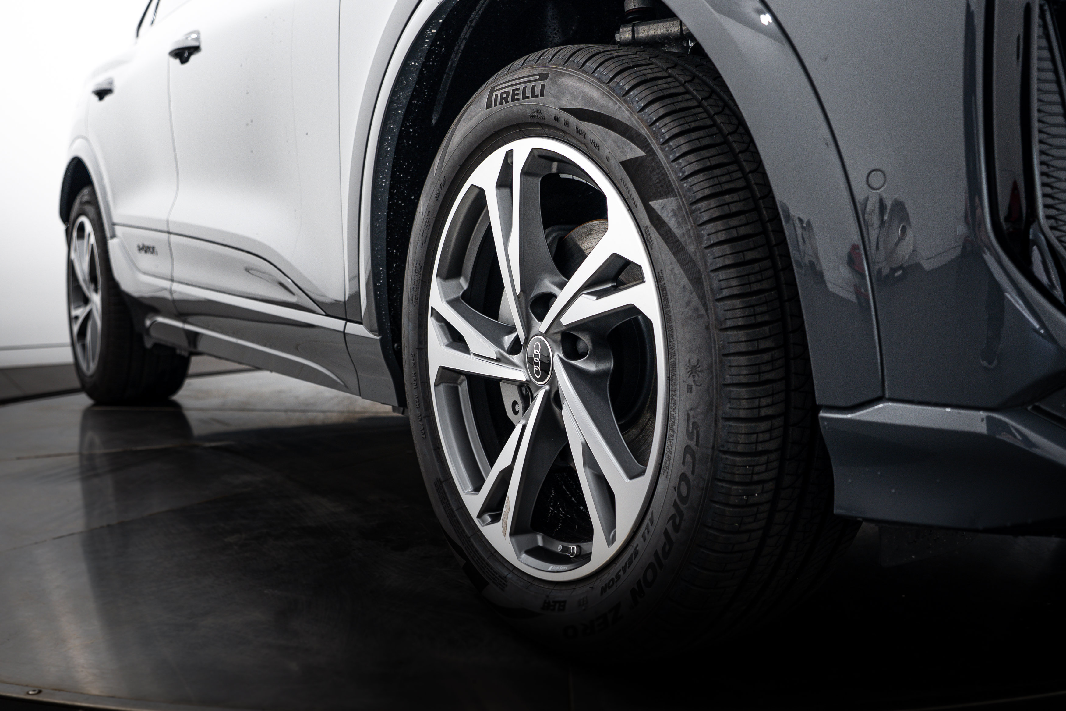 New 2027 Audi Q6 e-tron Premium Plus AWD/4WD image 24
