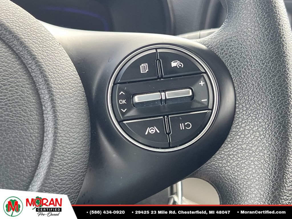 Used 2025 Kia Soul LX w/ LX Technology Package FWD image 24