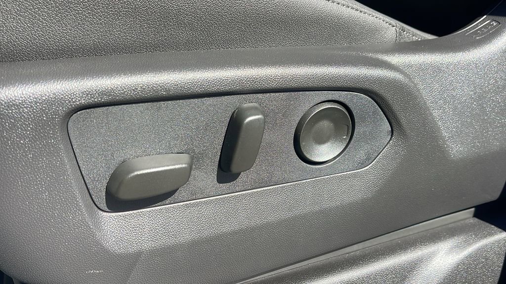 New 2026 GMC Sierra 1500 SLT w/ SLT Premium Package image 11