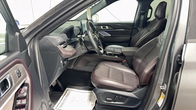 Used 2025 Ford Explorer Platinum image 5
