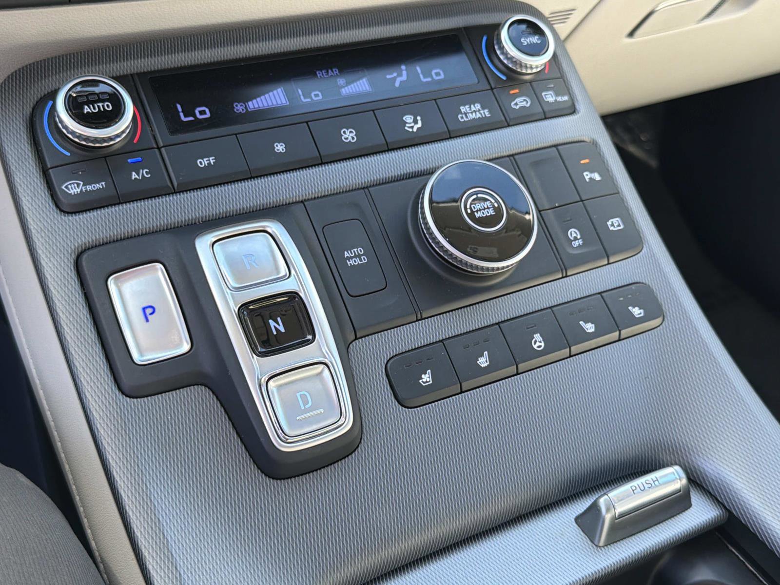 Used 2024 Hyundai Palisade Limited image 28