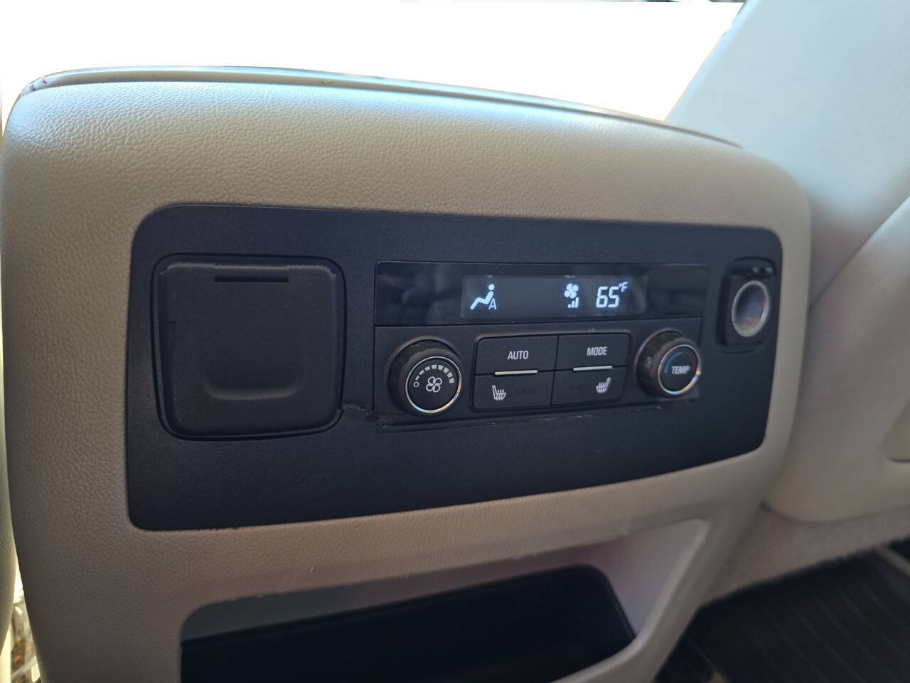 Used 2015 GMC Yukon Denali AWD/4WD image 19