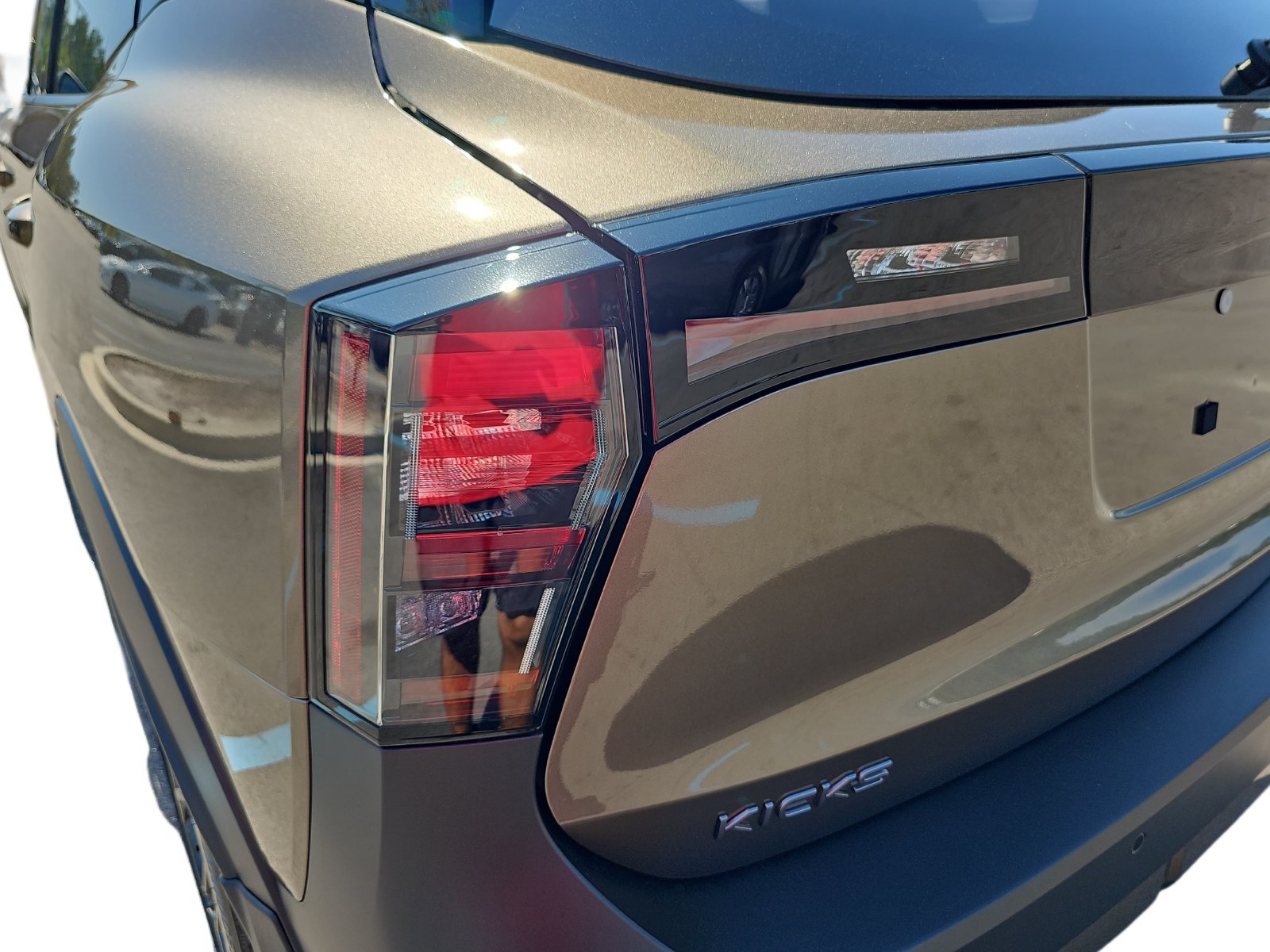 New 2027 Nissan Kicks SR w/ SR Premium Package FWD image 34