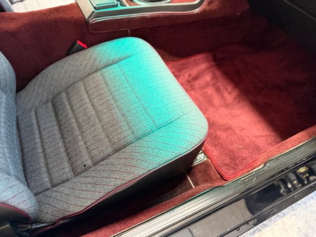 Used 1988 Porsche 924 S RWD image 32