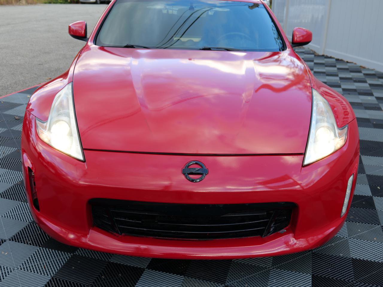 Used 2017 Nissan 370Z Coupe RWD image 12