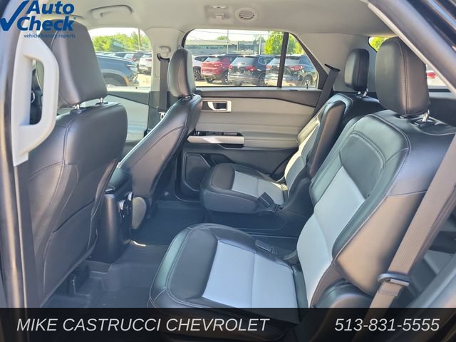 Used 2022 Ford Explorer XLT w/ Equipment Group 202A AWD/4WD image 24