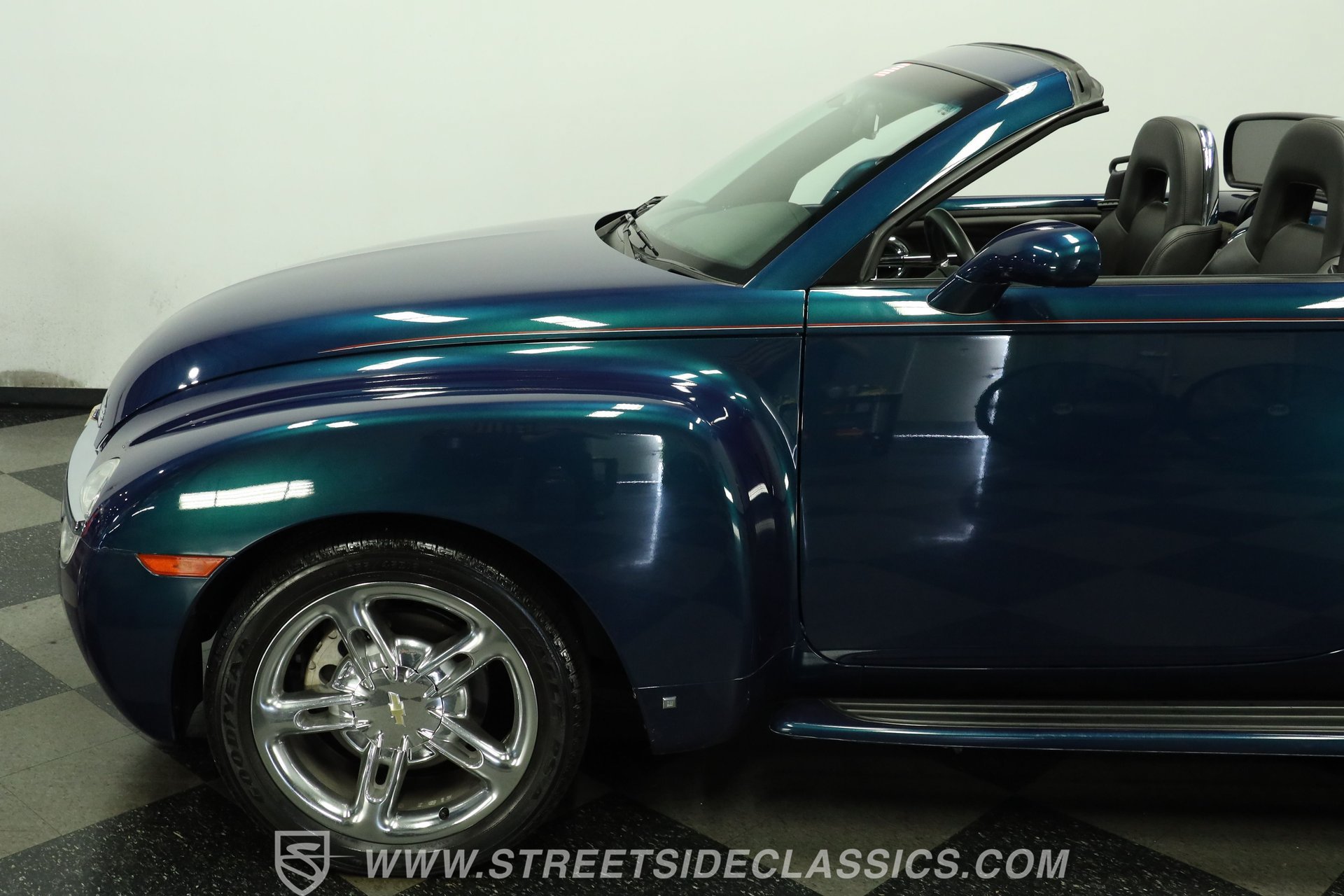 Used 2006 Chevrolet SSR w/ Preferred Equipment Group RWD image 23