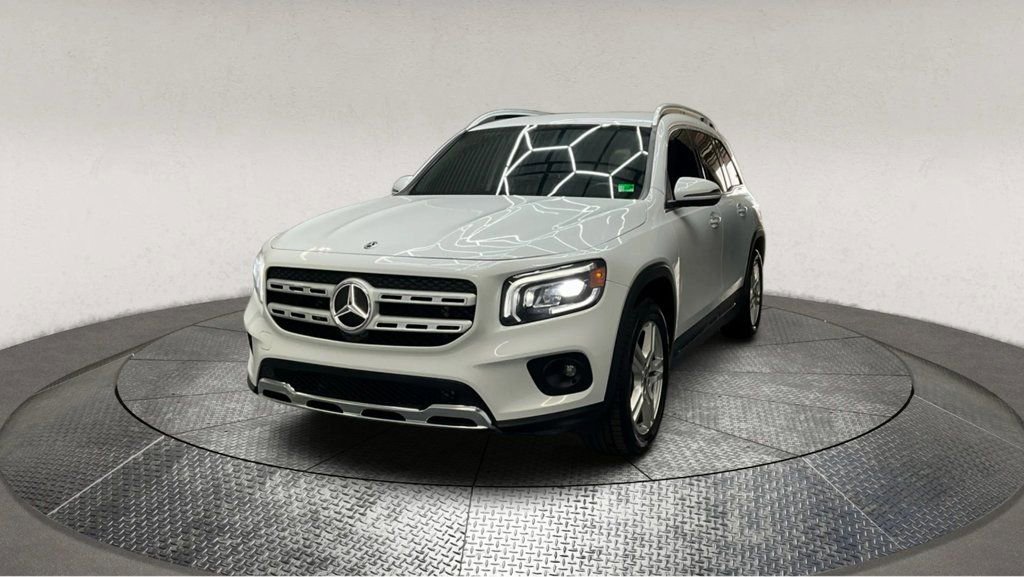 Used 2020 Mercedes-Benz GLB 250 w/ Premium Package image 4