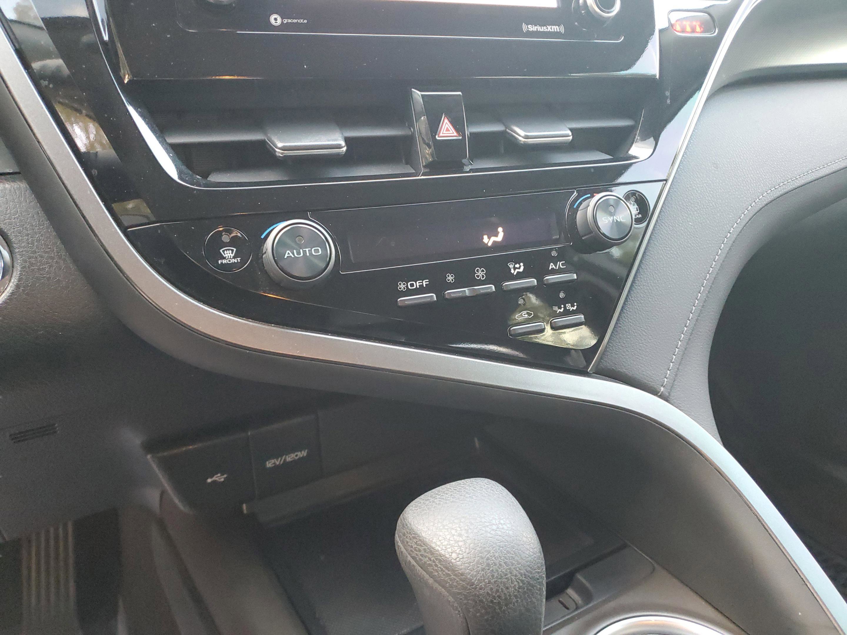 Used 2022 Toyota Camry LE image 21