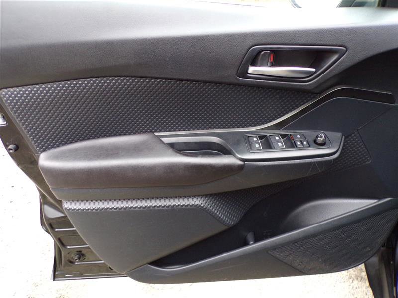 Used 2018 Toyota C-HR XLE image 13