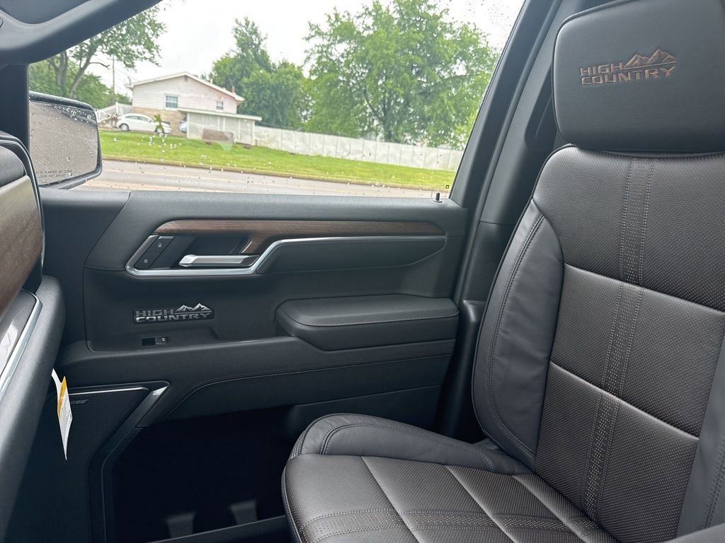 New 2026 Chevrolet Silverado 1500 High Country AWD/4WD image 32