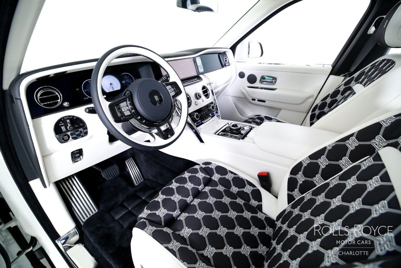 Used 2026 Rolls-Royce Cullinan AWD/4WD image 4