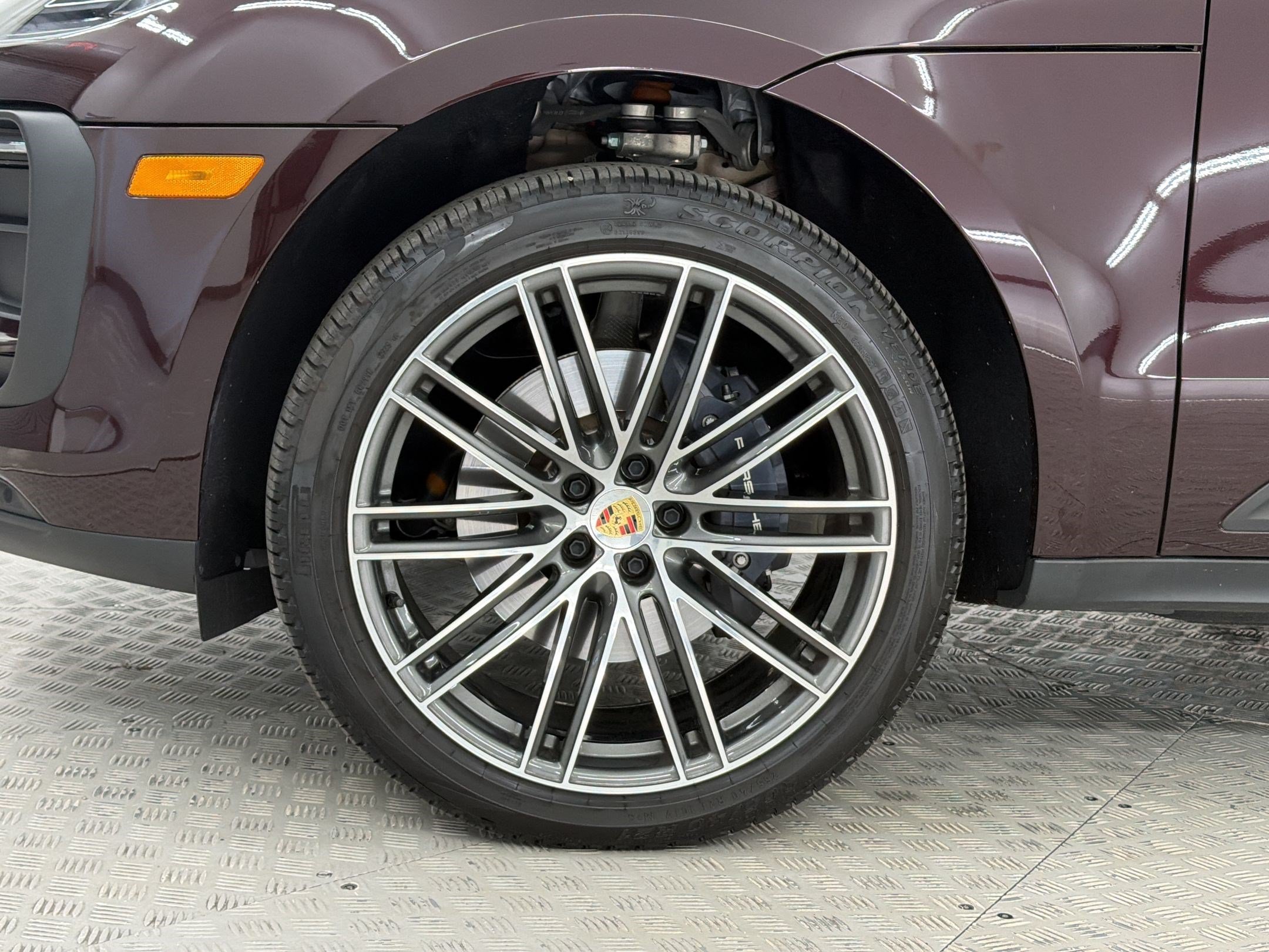 Used 2026 Porsche Macan AWD/4WD image 12
