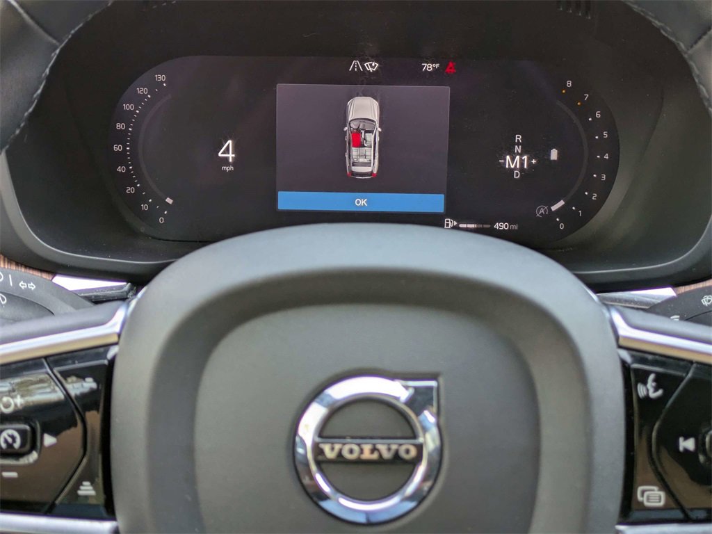 Used 2023 Volvo XC60 B5 Plus image 29