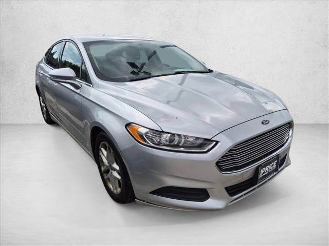 Used 2015 Ford Fusion SE FWD image 3