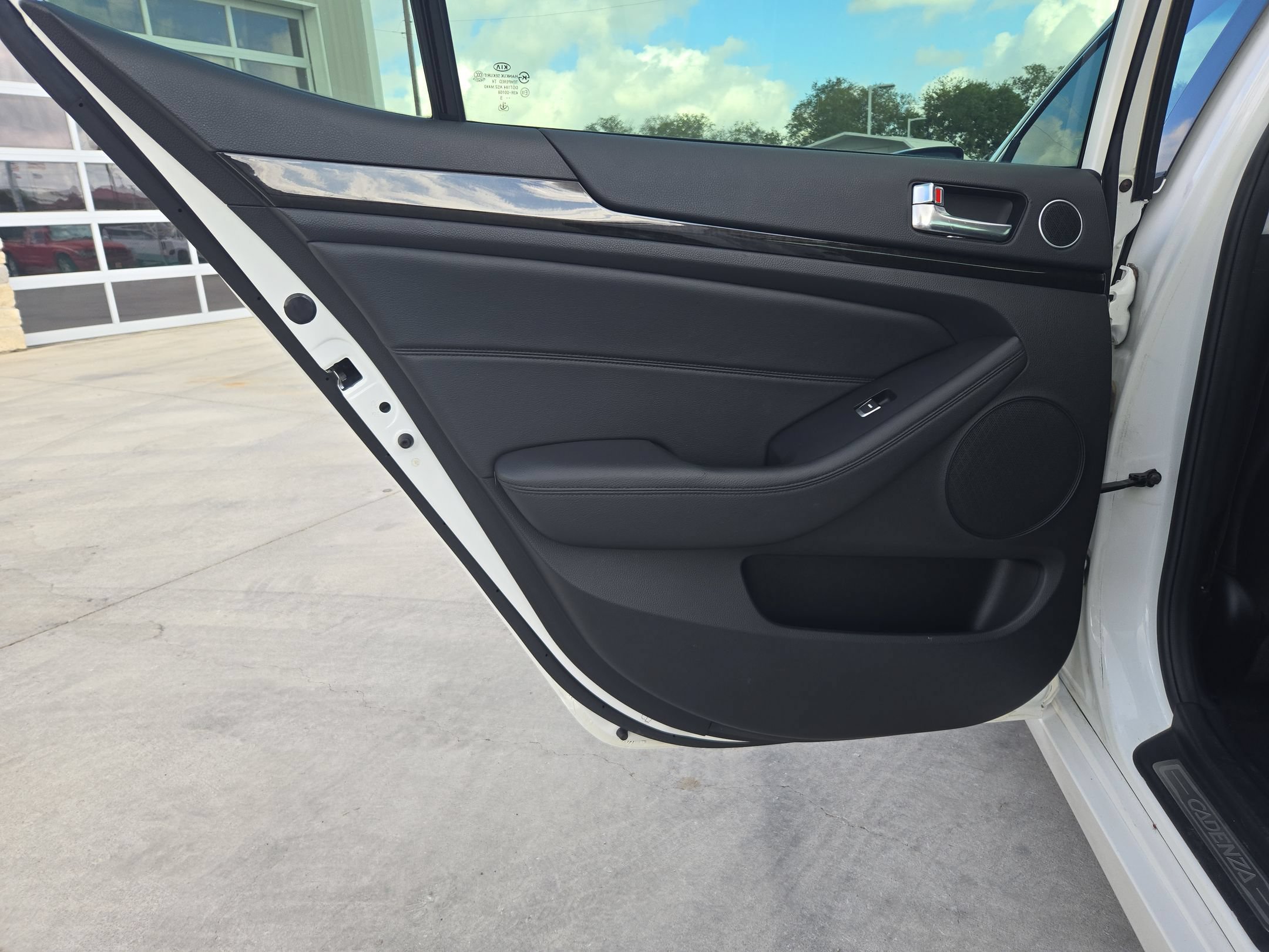 Used 2014 Kia Cadenza Premium FWD image 14