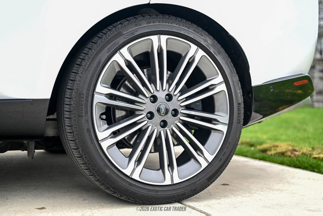 Used 2025 Land Rover Range Rover SE image 56