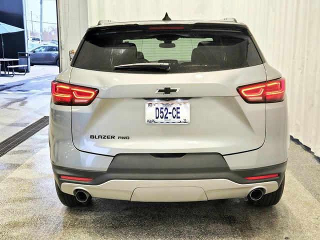 Used 2025 Chevrolet Blazer LT w/ Midnight/Sport Edition image 4