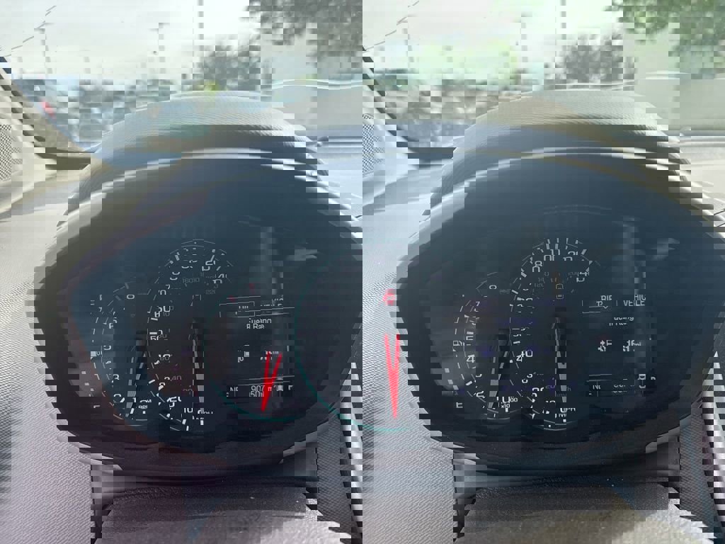 Used 2019 Chevrolet Sonic LT w/ Convenience Package FWD image 8