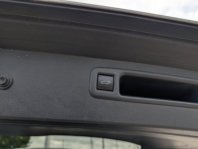 Used 2023 Toyota Highlander XSE image 31