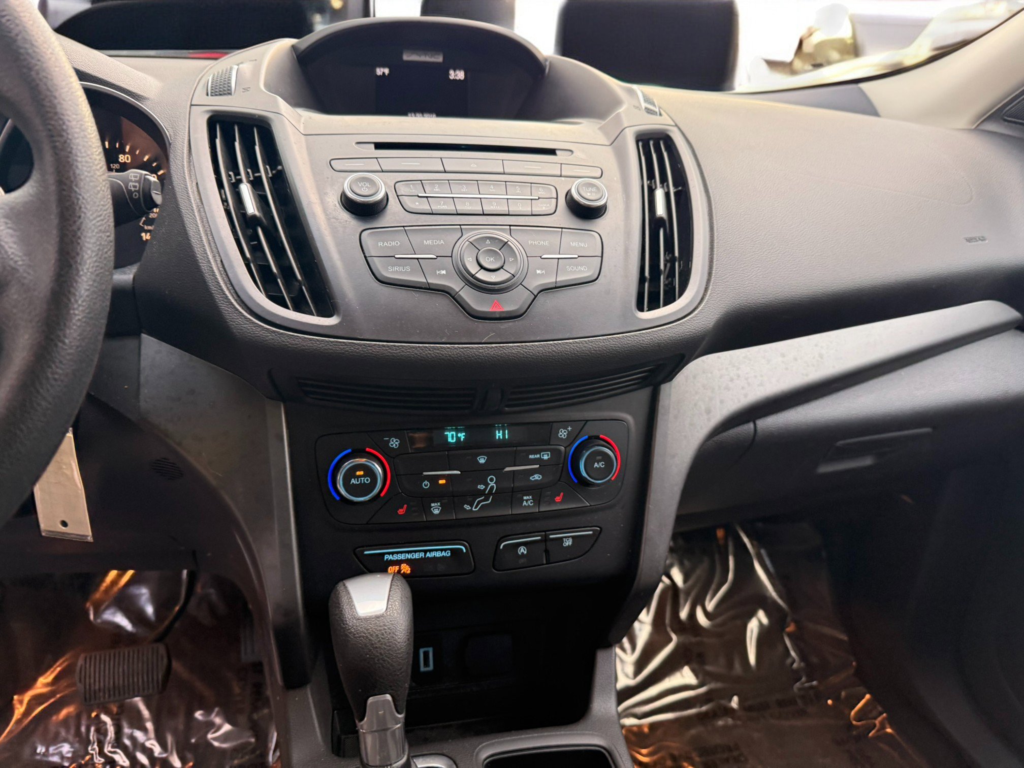 Used 2017 Ford Escape SE image 16