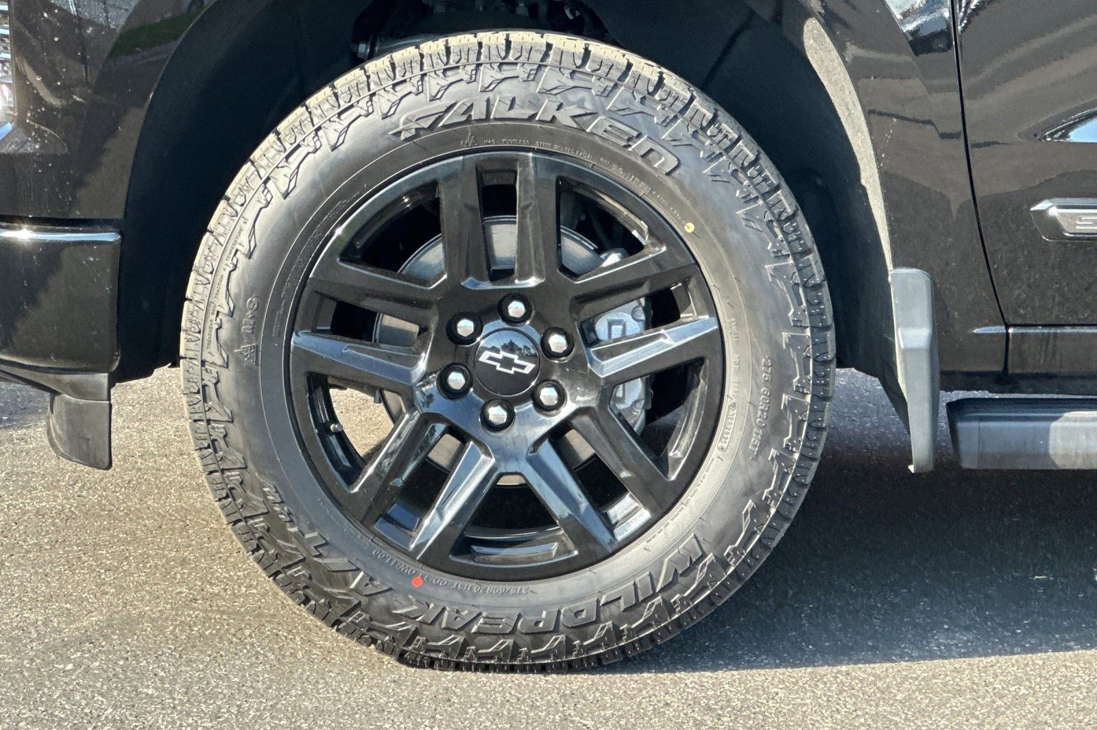 Certified 2025 Chevrolet Silverado 1500 High Country w/ Midnight Edition image 27