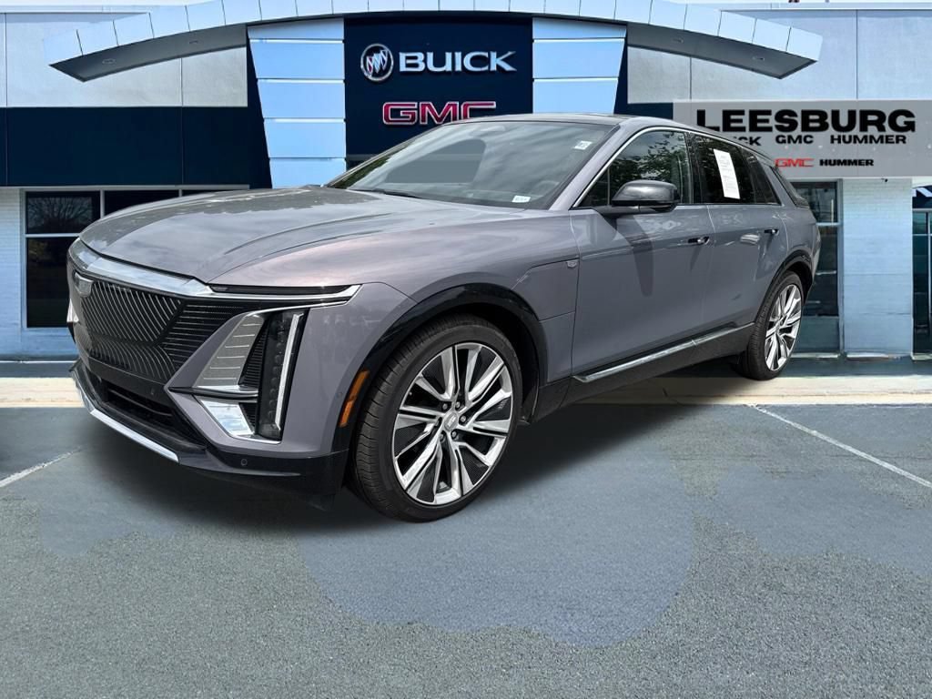 Used 2025 Cadillac Lyriq Luxury w/ LPO, Floor Liner Package AWD/4WD image 3