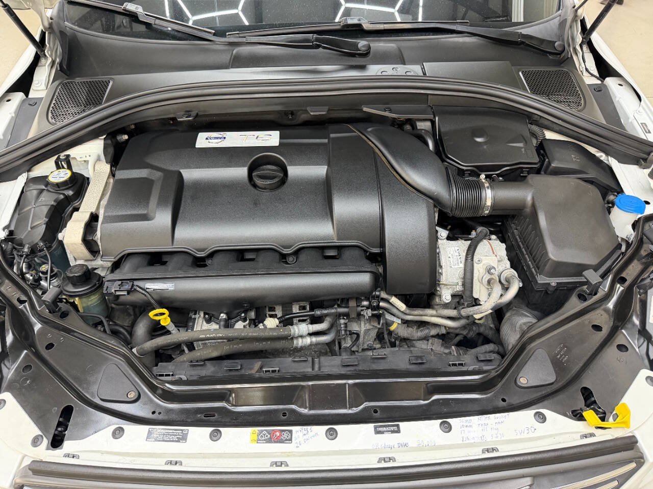 Used 2016 Volvo XC60 T6 AWD/4WD image 7