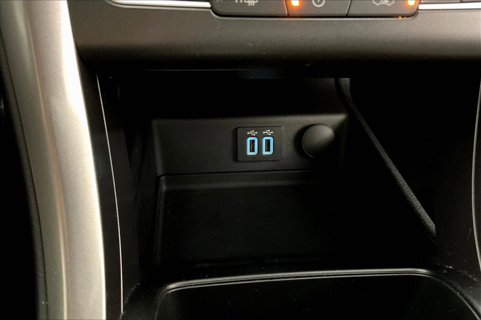 Used 2019 Ford Fusion SE w/ Equipment Group 151A image 16