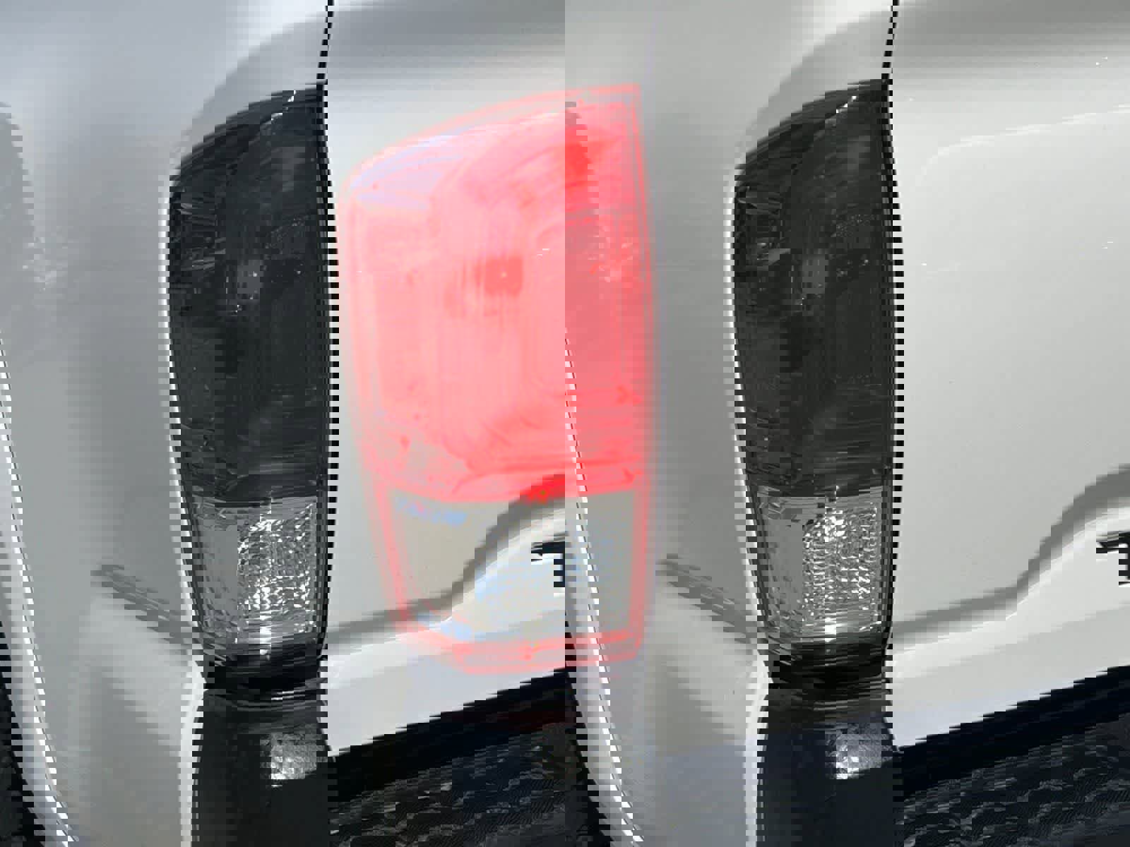 Used 2016 Toyota Tacoma SR5 w/ SR5 Appearance Package (SN) image 26