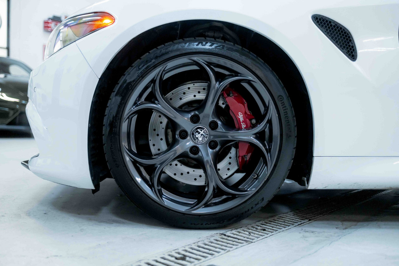 Used 2017 Alfa Romeo Giulia Quadrifoglio image 34