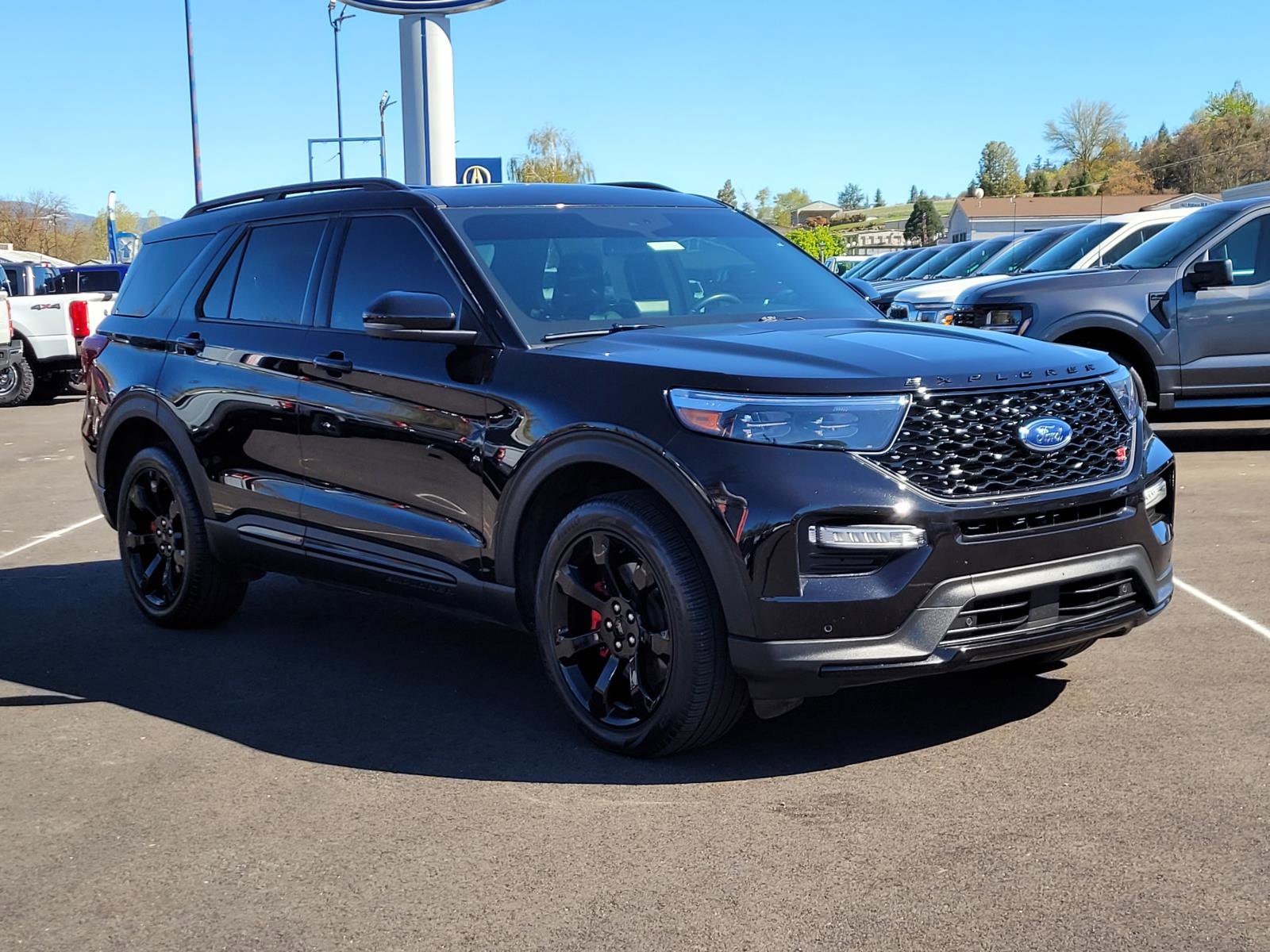 Used 2023 Ford Explorer ST w/ Equipment Group 401A image 3
