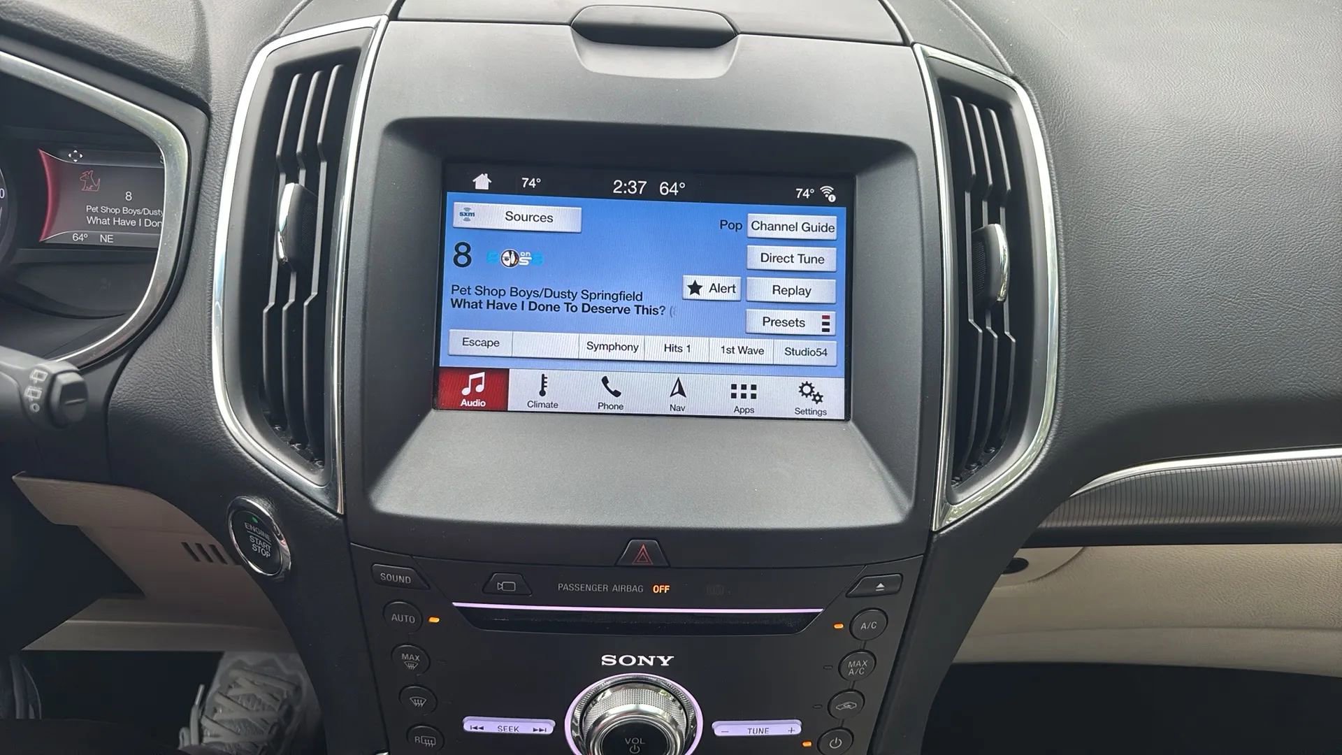 Used 2018 Ford Edge Titanium w/ Equipment Group 302A FWD image 10