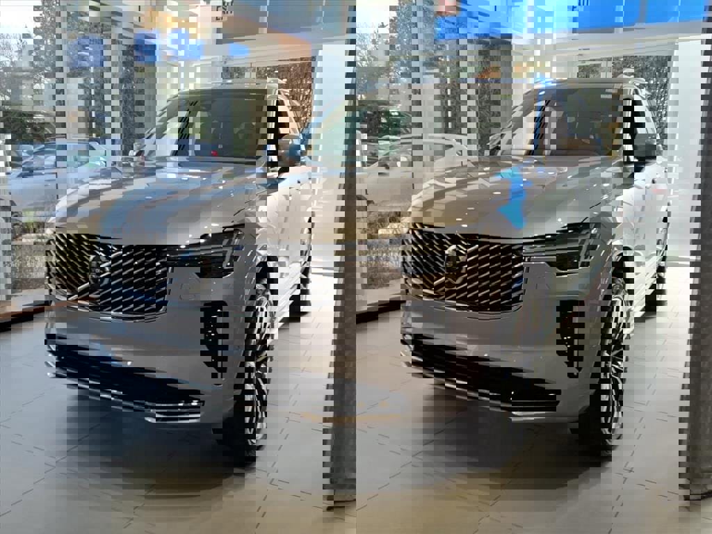 New 2026 Volvo XC90 B6 Plus w/ Protection Package Premier image 3