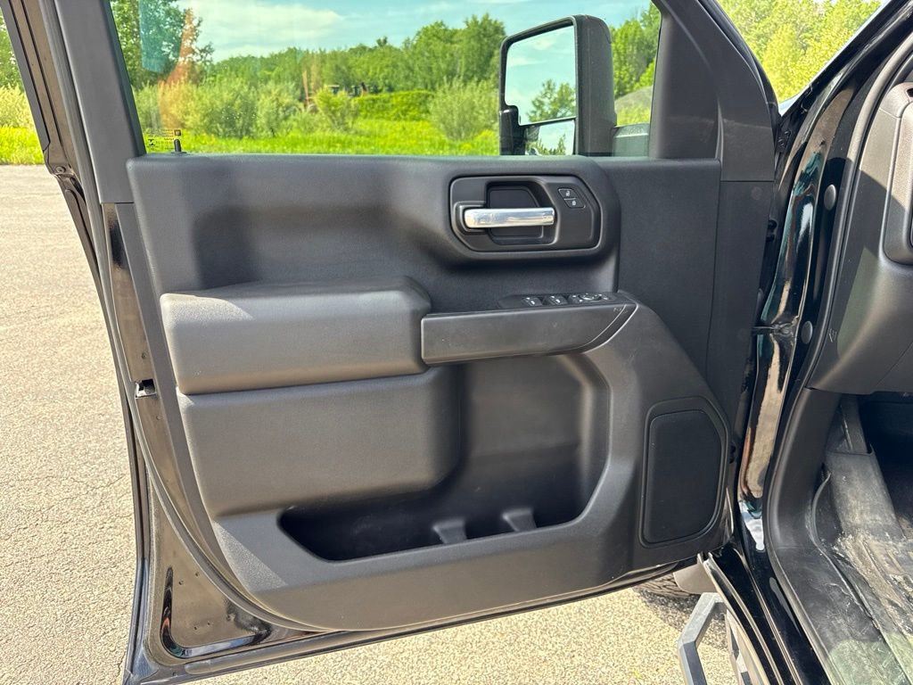 Used 2021 Chevrolet Silverado 2500 Custom w/ Custom Value Package AWD/4WD image 14