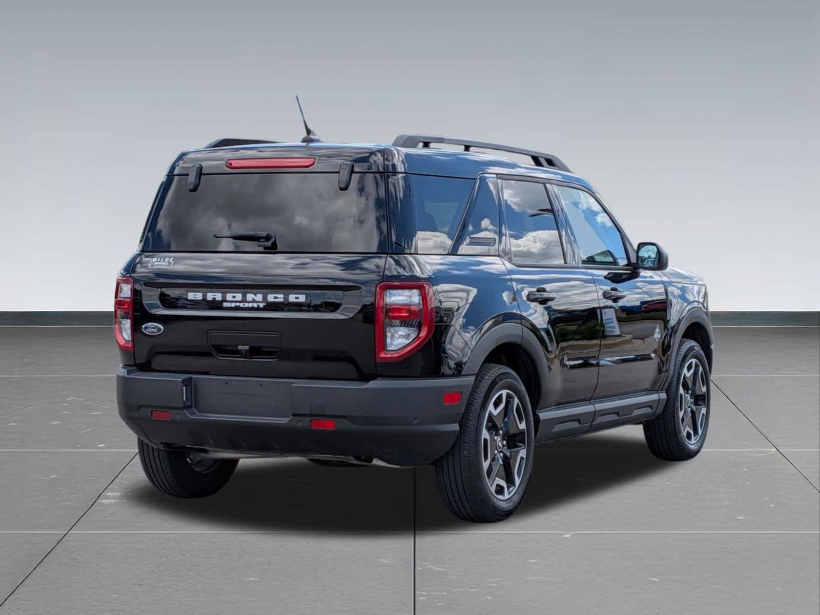 Used 2024 Ford Bronco Sport Outer Banks w/ Tech Package AWD/4WD image 5