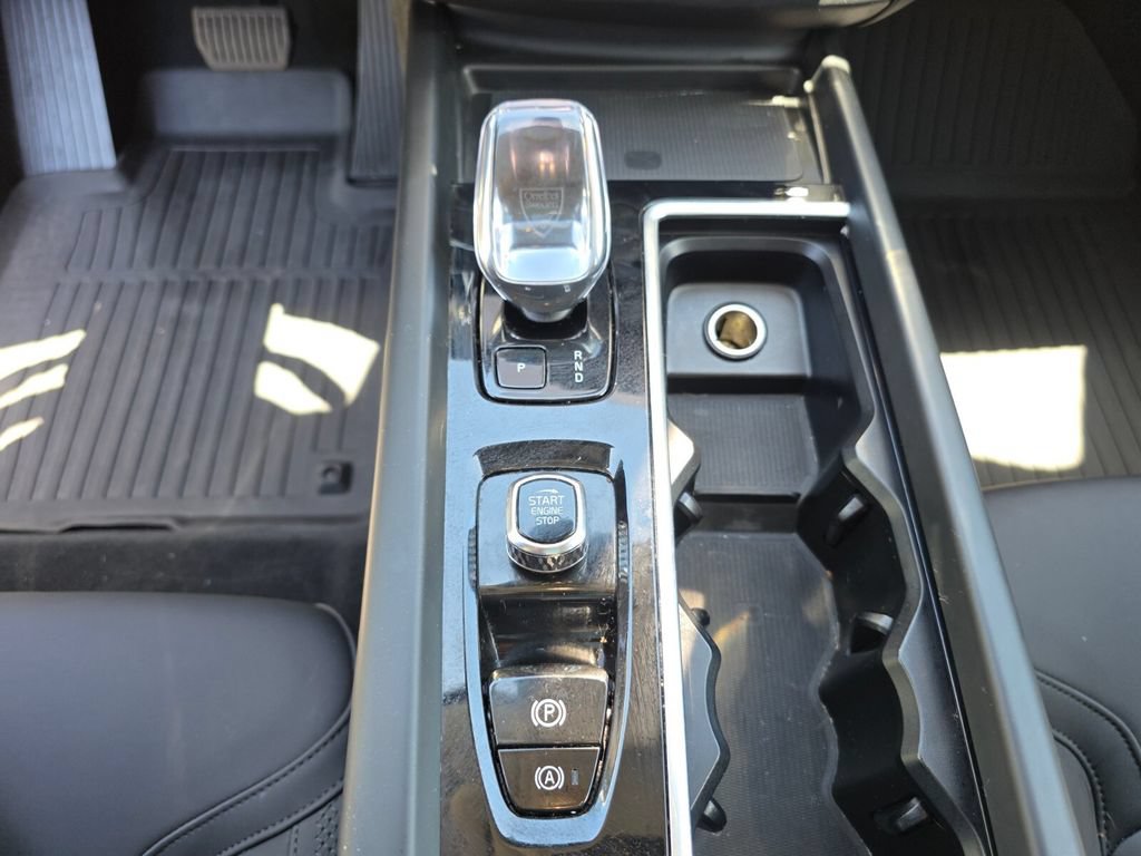 Used 2026 Volvo XC60 B5 Plus w/ Protection Package Premier AWD/4WD image 31