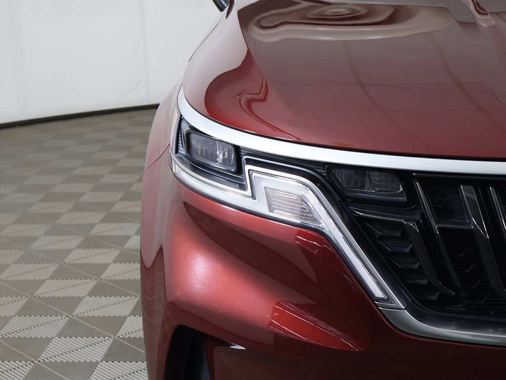 Used 2023 Kia Carnival LX image 14