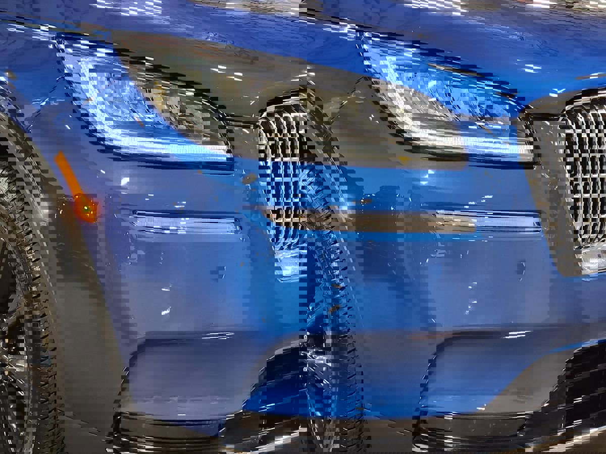 Used 2020 Lincoln Corsair Reserve w/ Elements Package FWD image 13